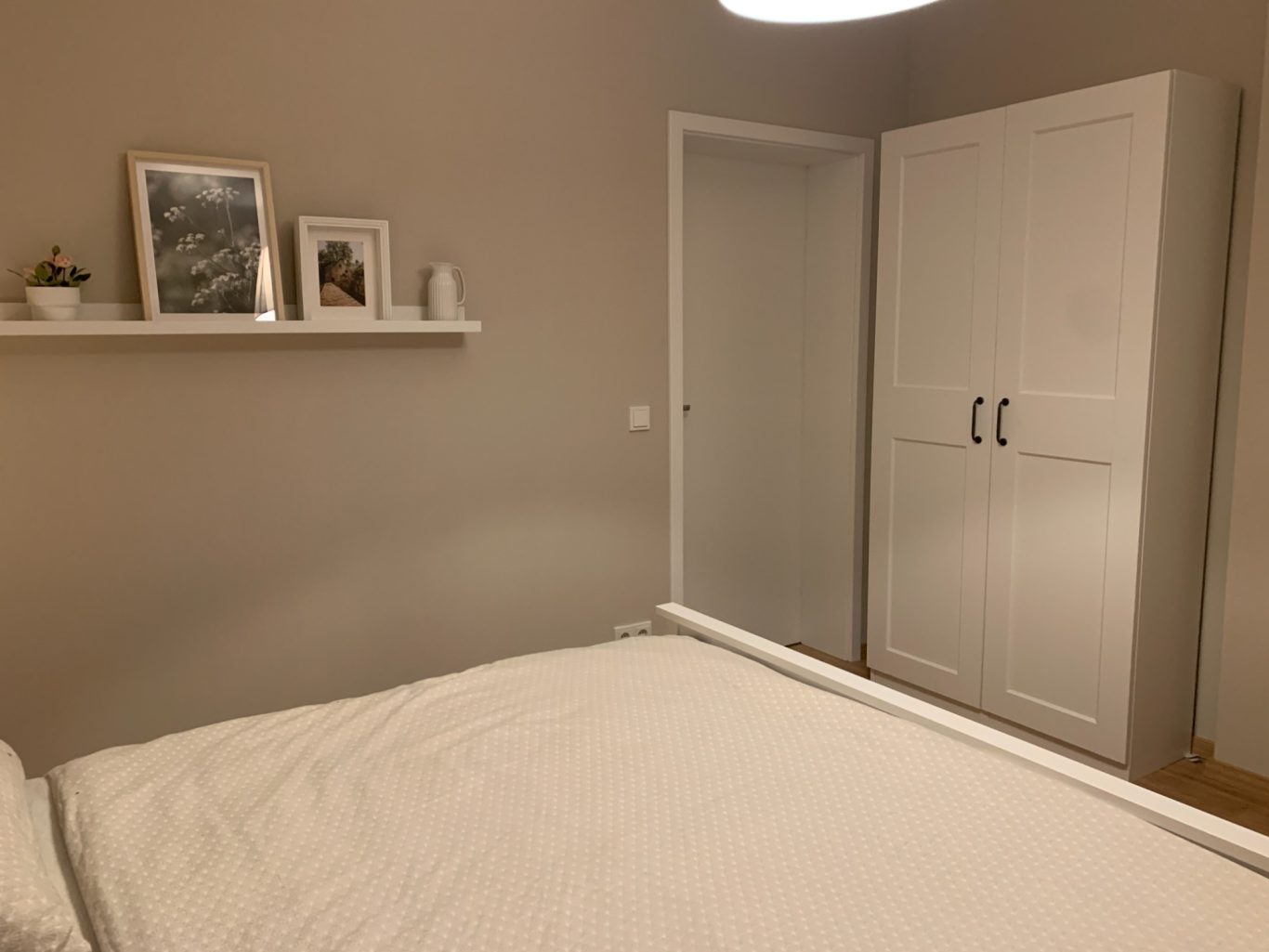 Schrank im Schlafzimmer II