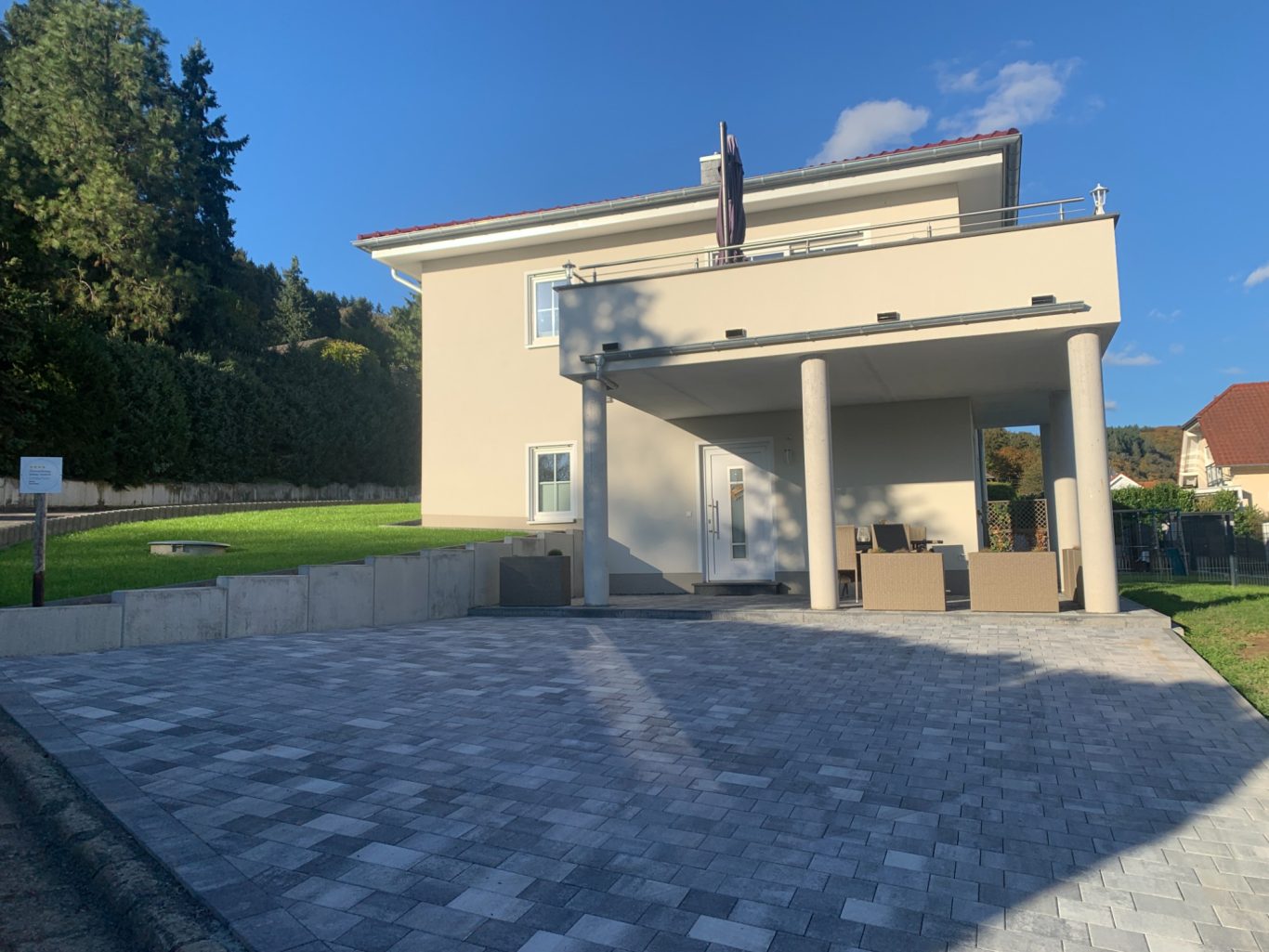 Der Parkplatz vor der Ferienwohnung
